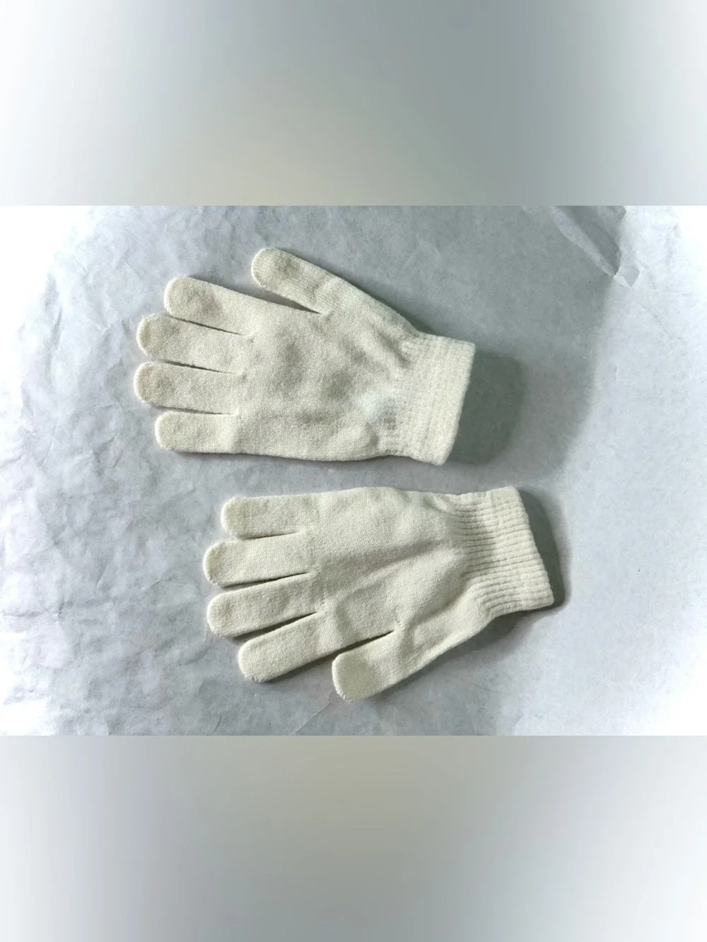 Red & Cream Frosty Sweater Gloves